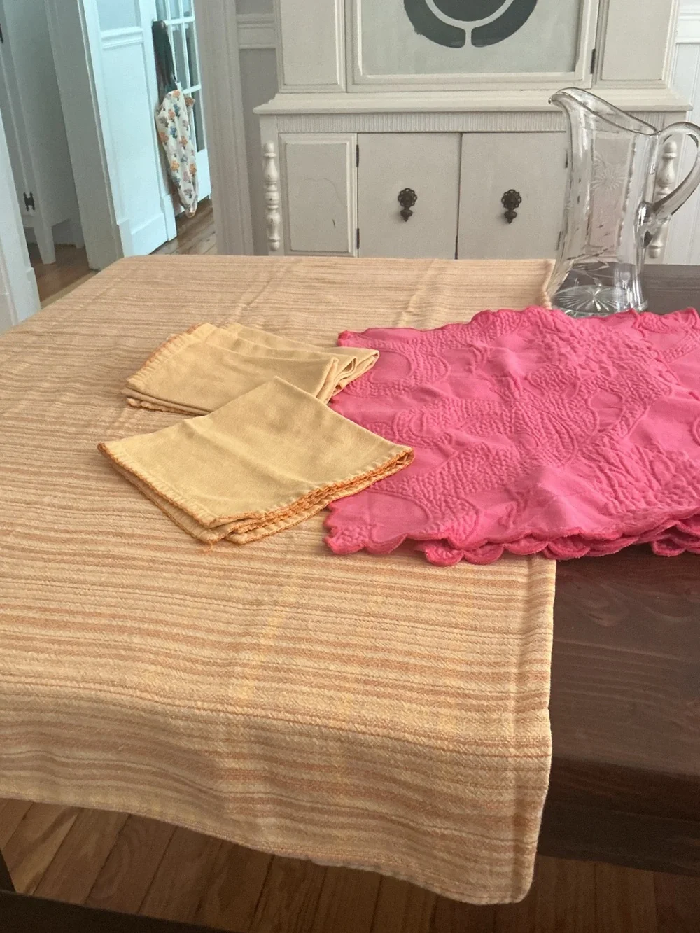 Vintage Tablecloth/Dinner Napkin Set